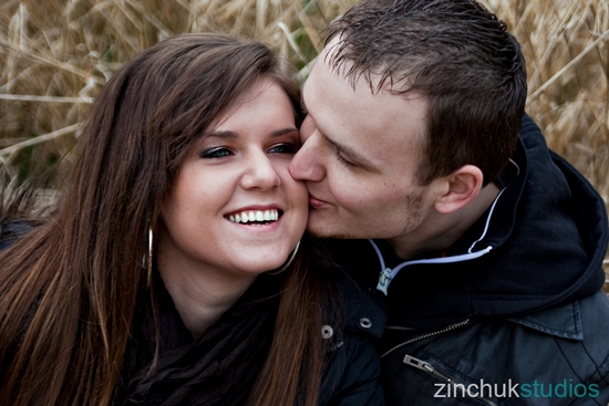 Valentin + Julia: A very snowy engagement! | Zinchuk Studios