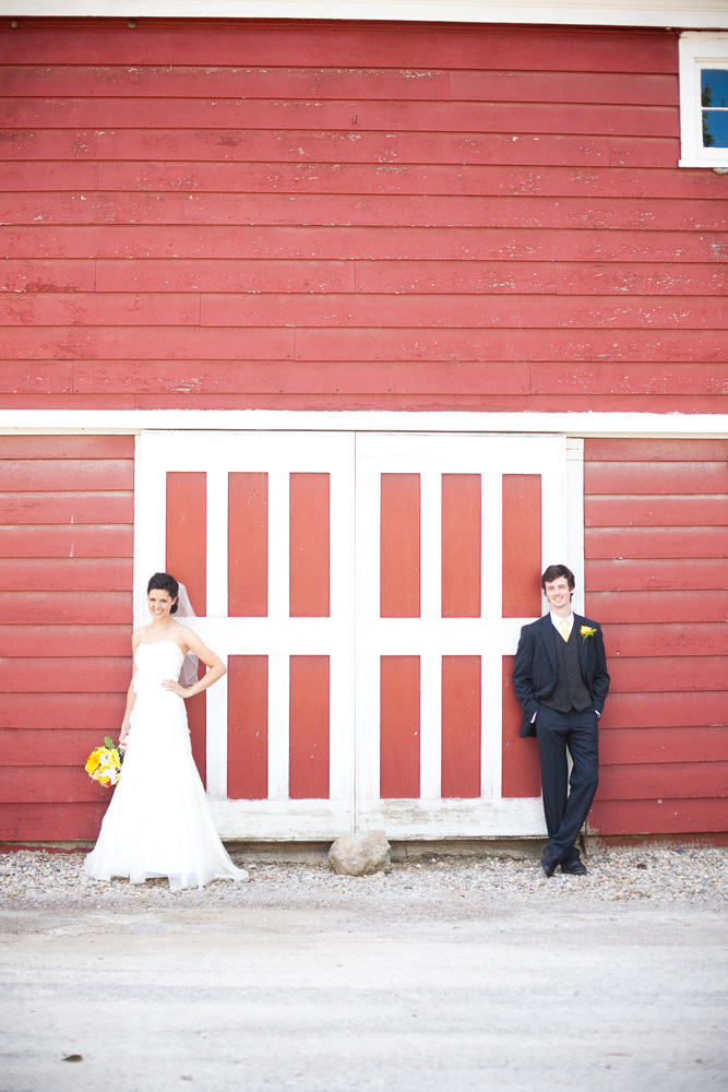 michigan-barn-yard-wedding