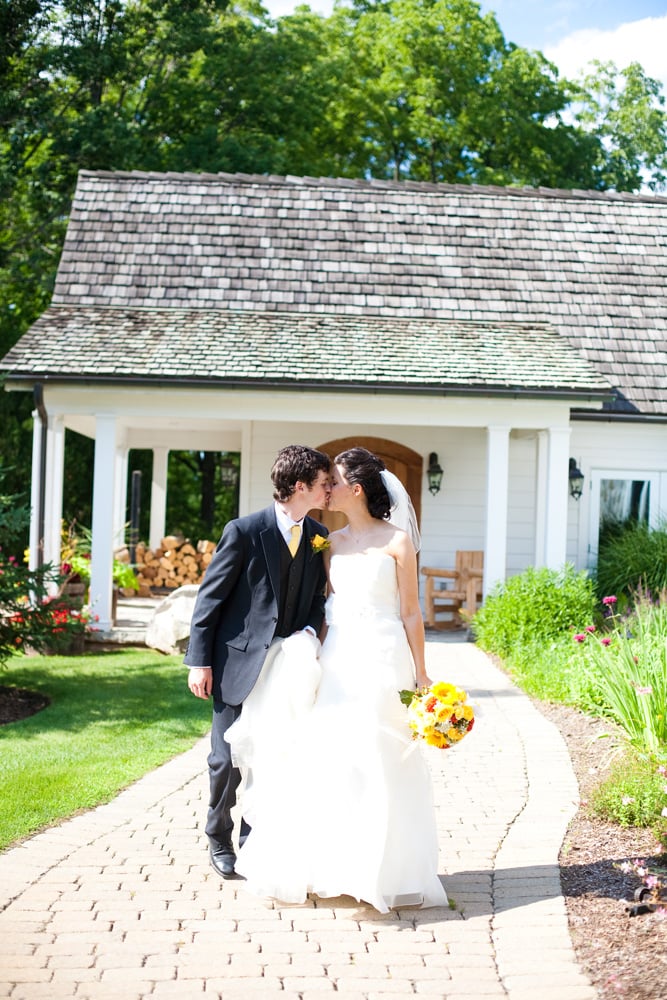 michigan-barn-yard-wedding