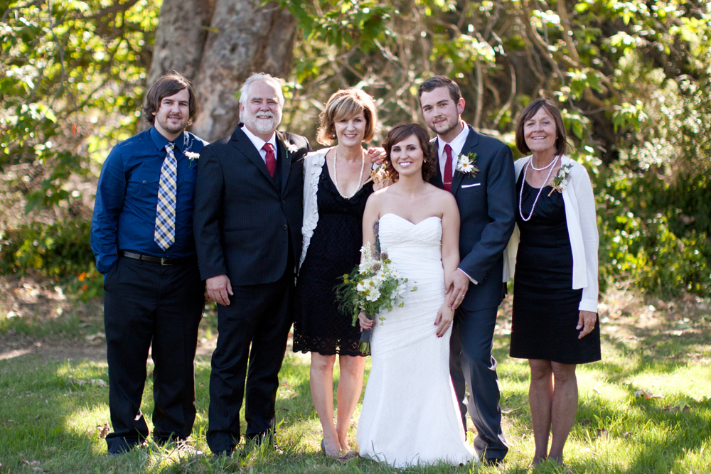 barn-yard-wedding-with-antique-touches