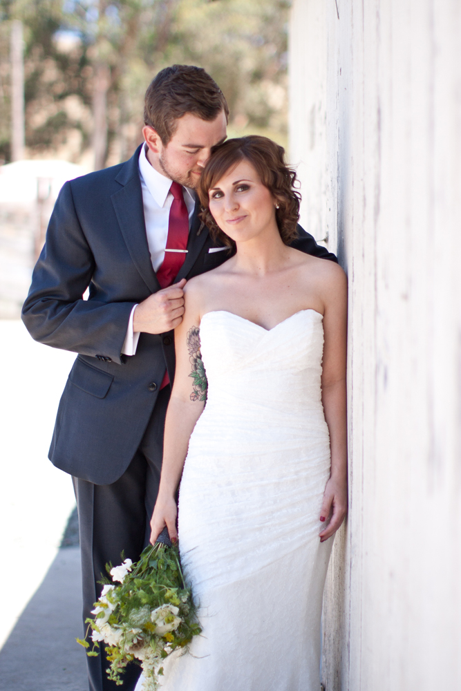 barn-yard-wedding-with-antique-touches