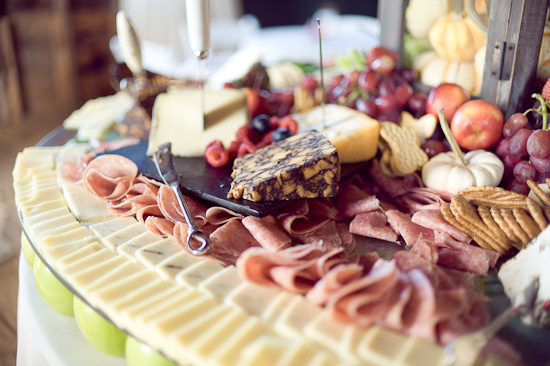 classic-maine-farmhouse-wedding-by