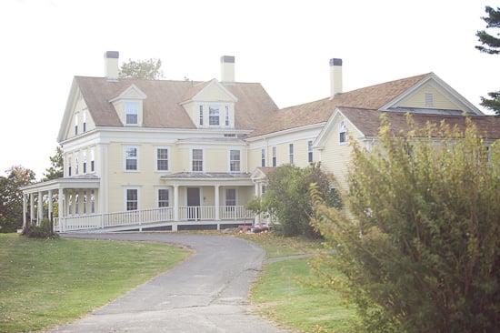 classic-maine-farmhouse-wedding-by