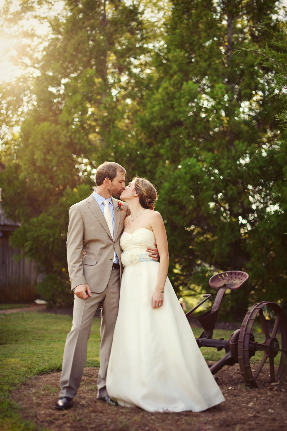 rustic-outdoor-wedding-from-the-reason