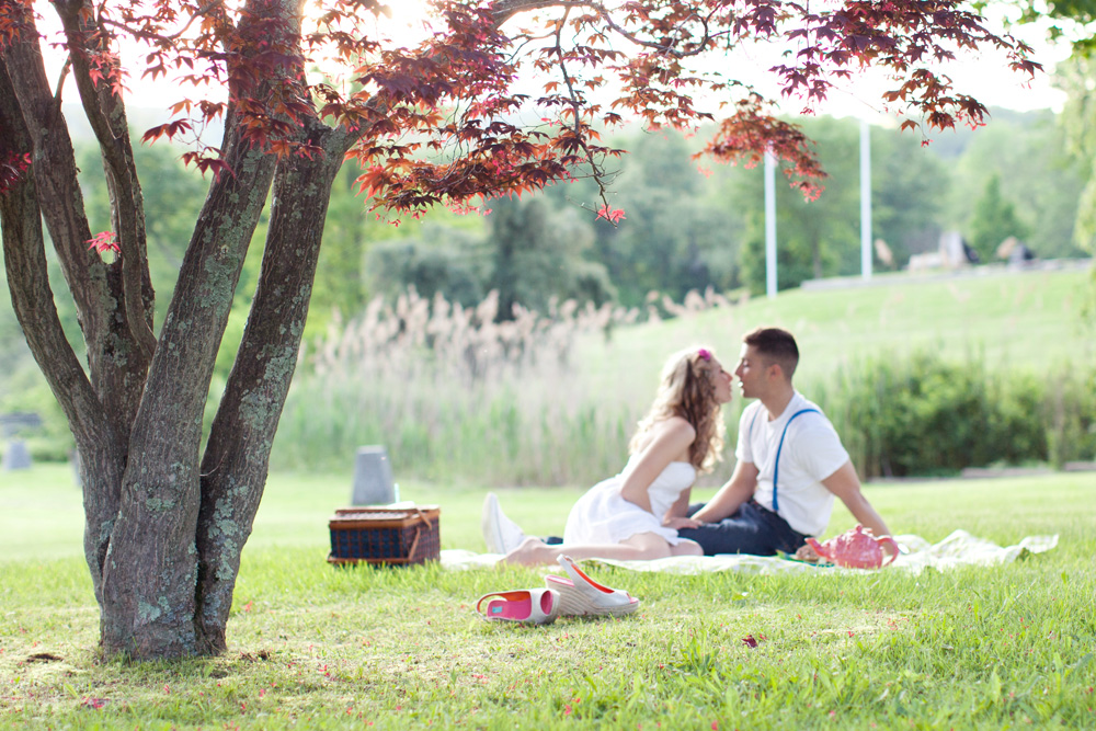 tea-and-cupcakes-engagement-session