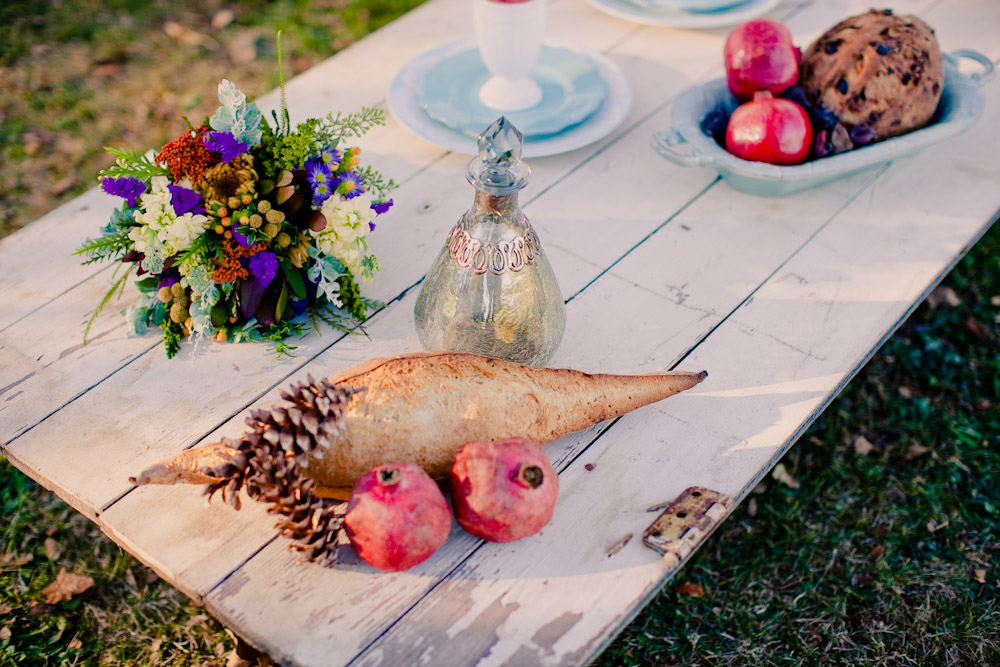 an-elegant-picnic-engagement-shoot-by