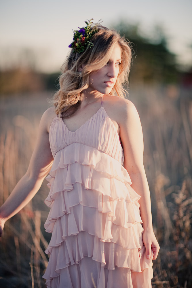 an-elegant-picnic-engagement-shoot-by