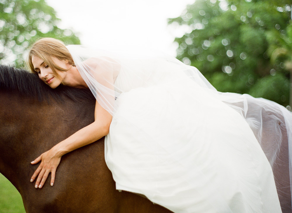 equestrian-bridal-shoot-by-kt-merry