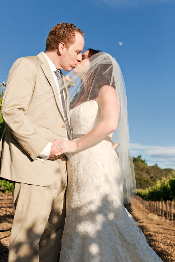 perfectly-peach-sonoma-wedding-by