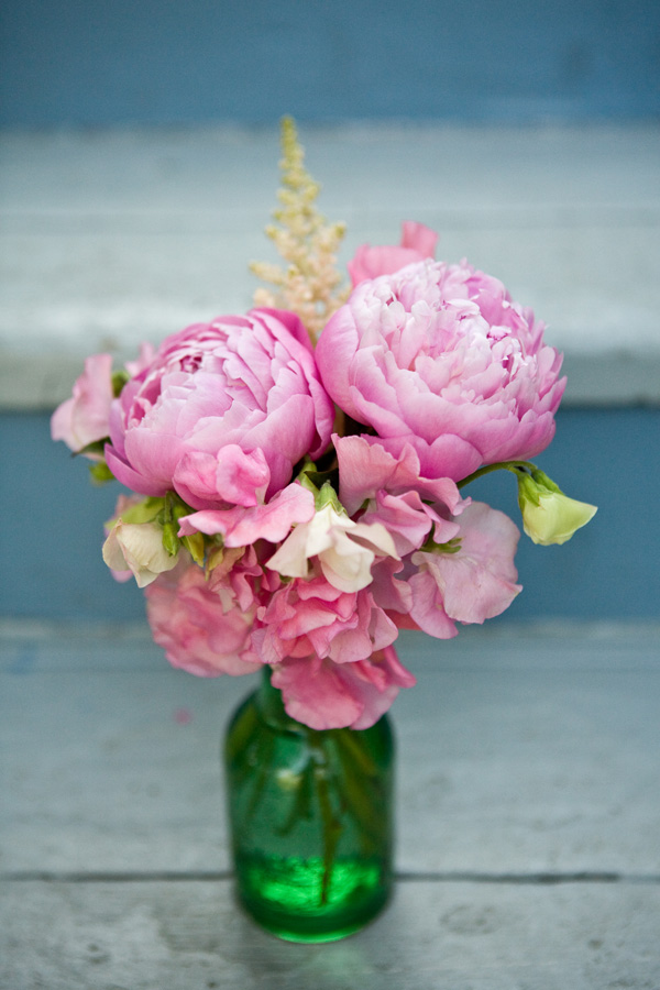 old-fashioned-garden-wedding