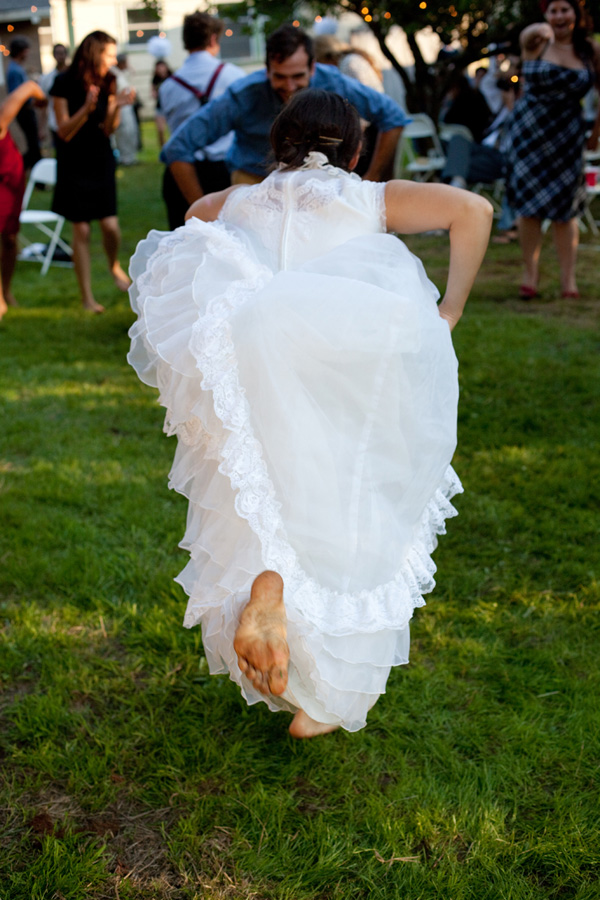 old-fashioned-hoedown-wedding