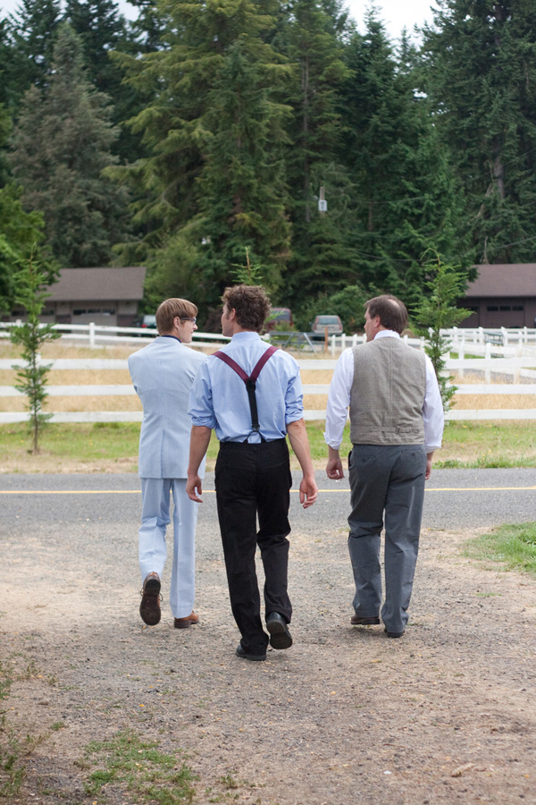 old-fashioned-hoedown-wedding