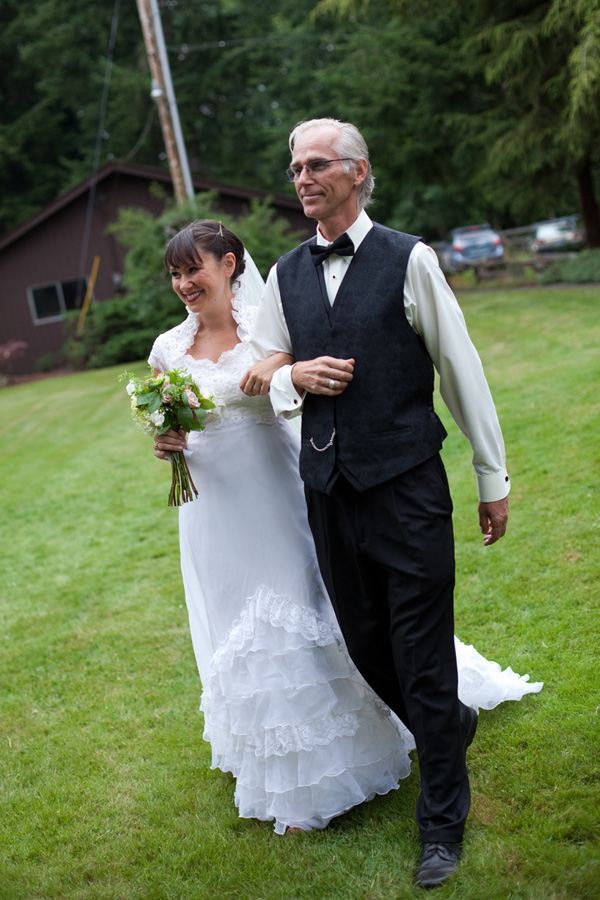 old-fashioned-hoedown-wedding