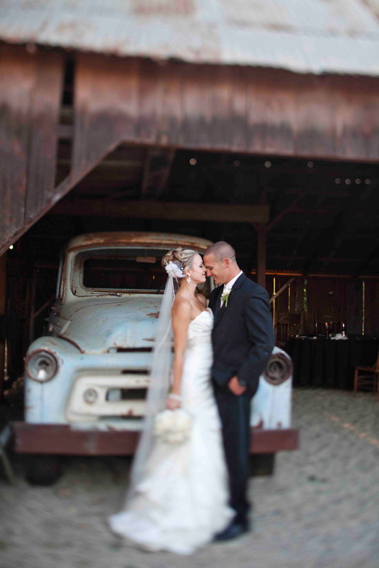 glamorous-barn-wedding