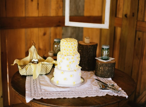 how-to-throw-a-barn-wedding