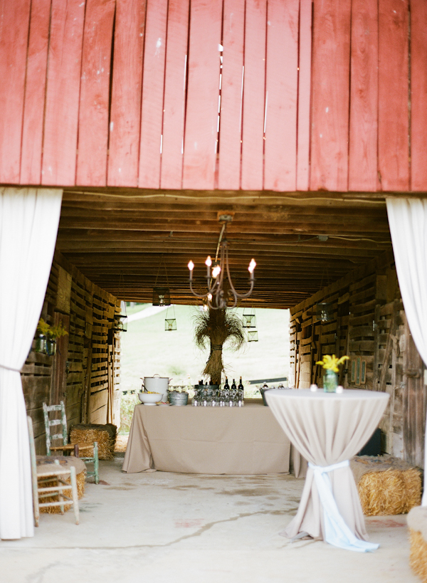 how-to-throw-a-barn-wedding