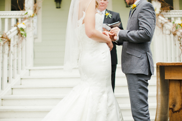 how-to-throw-a-barn-wedding