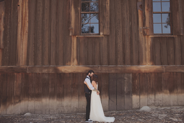 woodsy-boho-chic-backyard-wedding