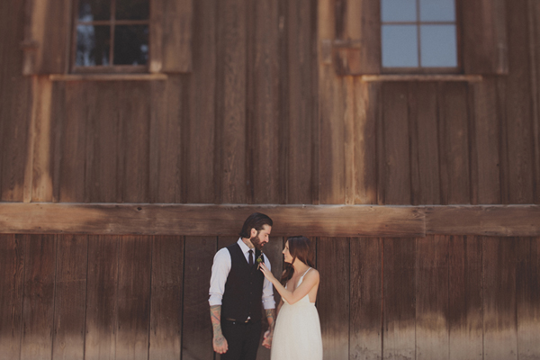 woodsy-boho-chic-backyard-wedding