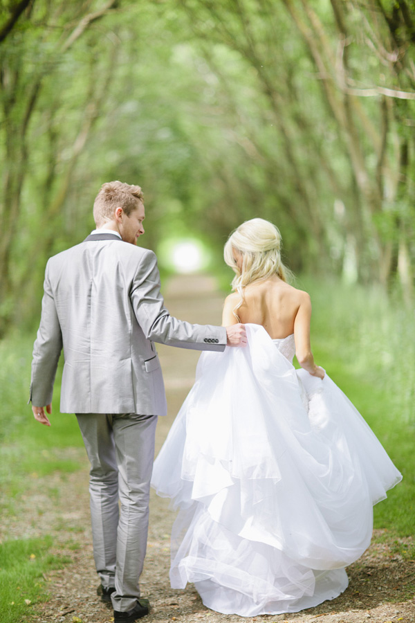 elegant-and-glamorous-barn-wedding