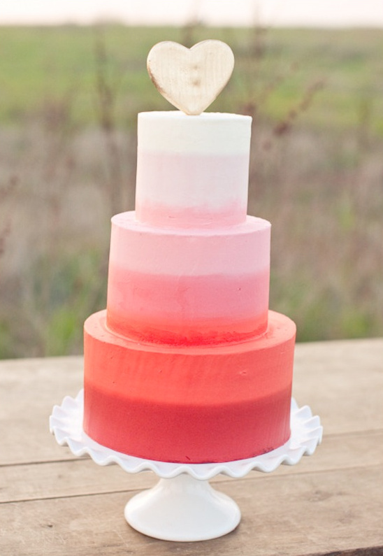 2013 Trend Report | Pink Wedding Cakes