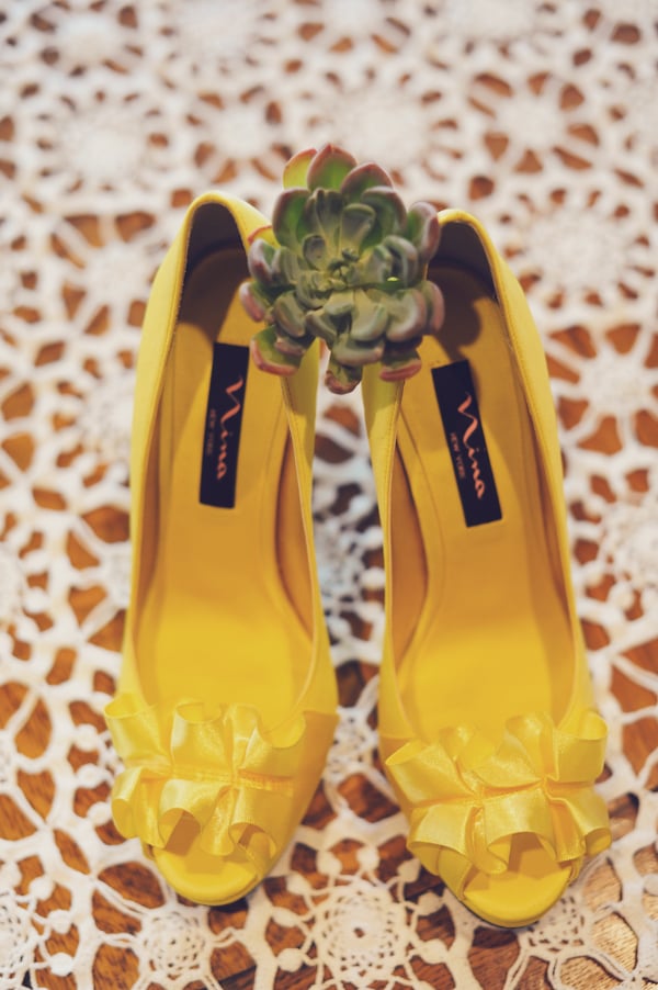 fun-filled-yellow-and-gray-wedding