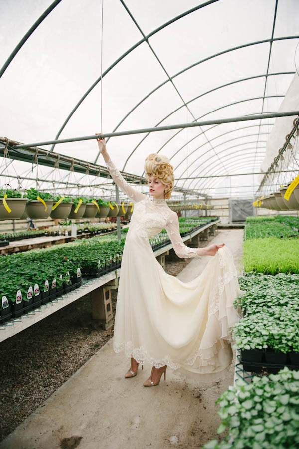 vintage-greenhouse-wedding