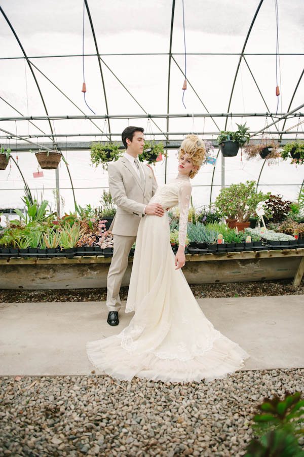 vintage-greenhouse-wedding