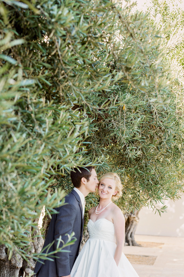 navy-blue-summer-wedding-at-green