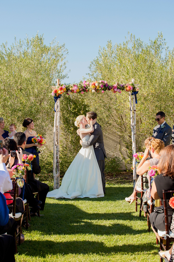 navy-blue-summer-wedding-at-green