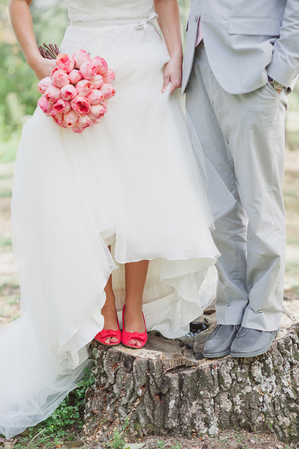 chic-dairy-farm-wedding-in-pink-and-gray