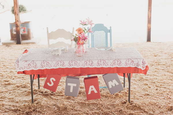 chic-dairy-farm-wedding-in-pink-and-gray