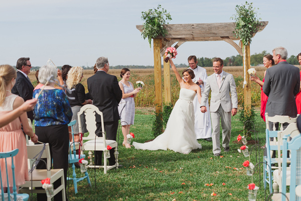 chic-dairy-farm-wedding-in-pink-and-gray