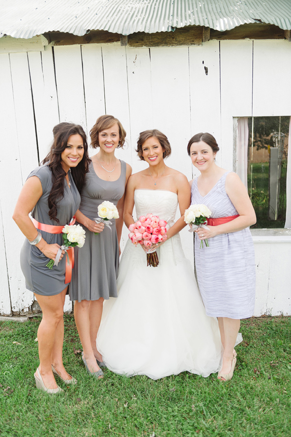 chic-dairy-farm-wedding-in-pink-and-gray