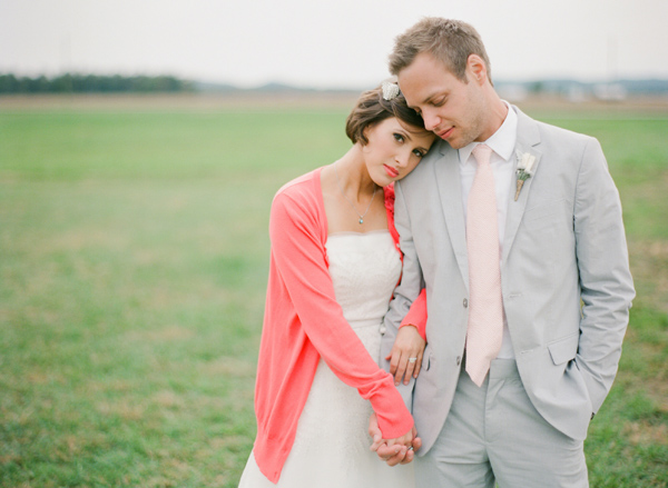 chic-dairy-farm-wedding-in-pink-and-gray