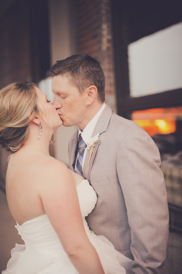 romantic-wedding-at-hickory-street-annex