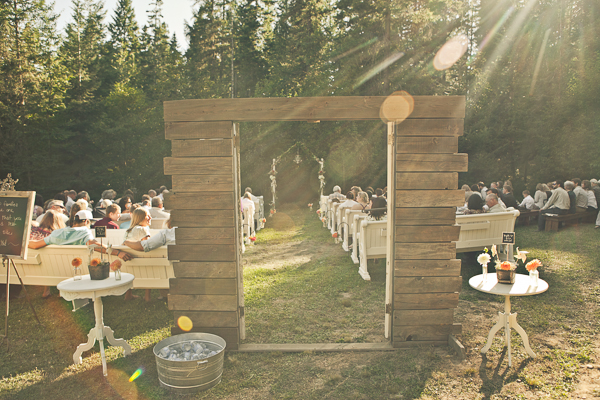 rustic-backyard-wedding-full-of