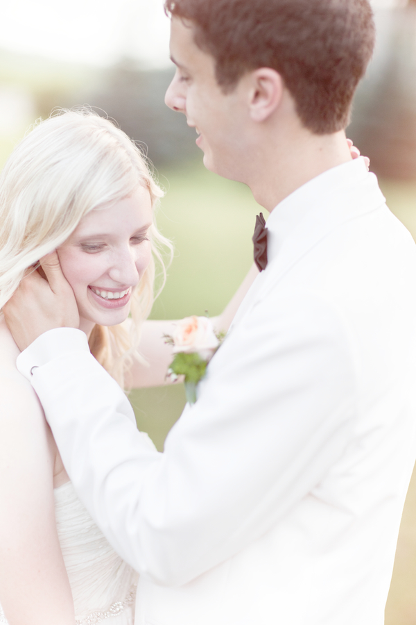 classic-peach-wedding-at-the-elm-hurst