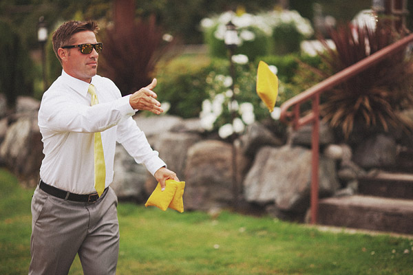 colorful-rustic-wedding-at-swans-trail