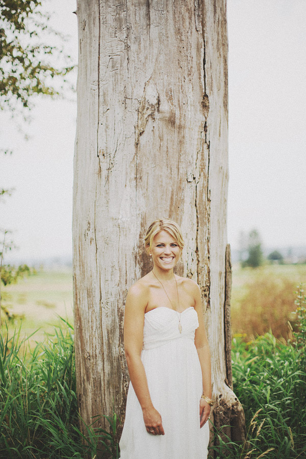 colorful-rustic-wedding-at-swans-trail