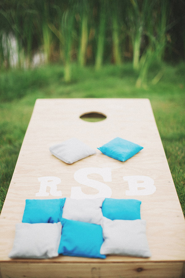 colorful-rustic-wedding-at-swans-trail