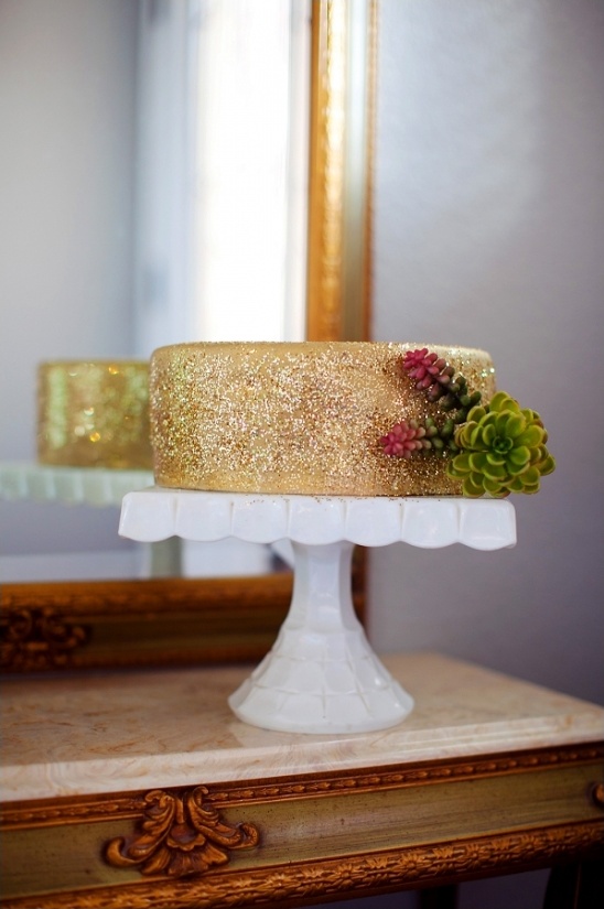 gold wedding cake