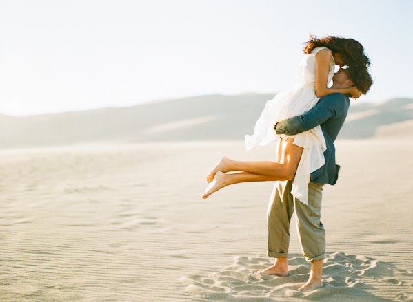 romantic-desert-engagement-session