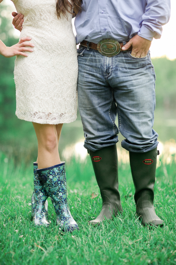 romantic-outdoorsy-engagement-session