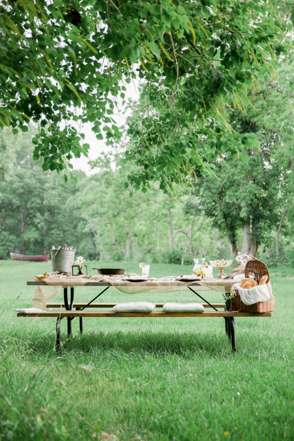 romantic-outdoorsy-engagement-session