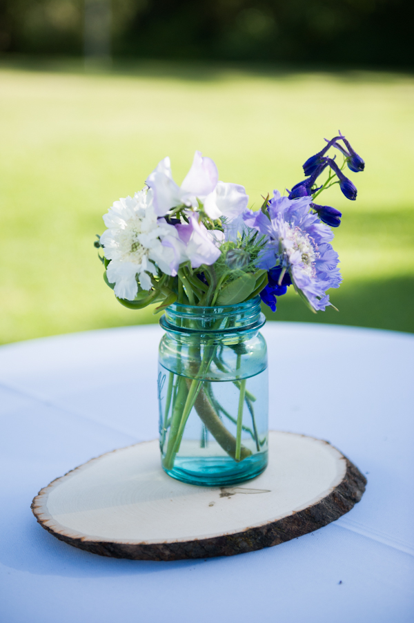 rustic-blue-and-white-wedding