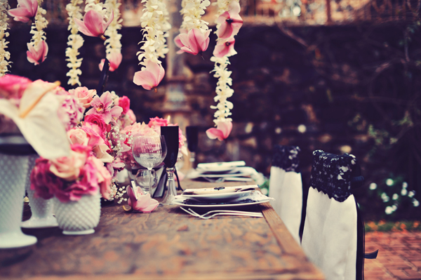 vintage-pink-and-black-wedding