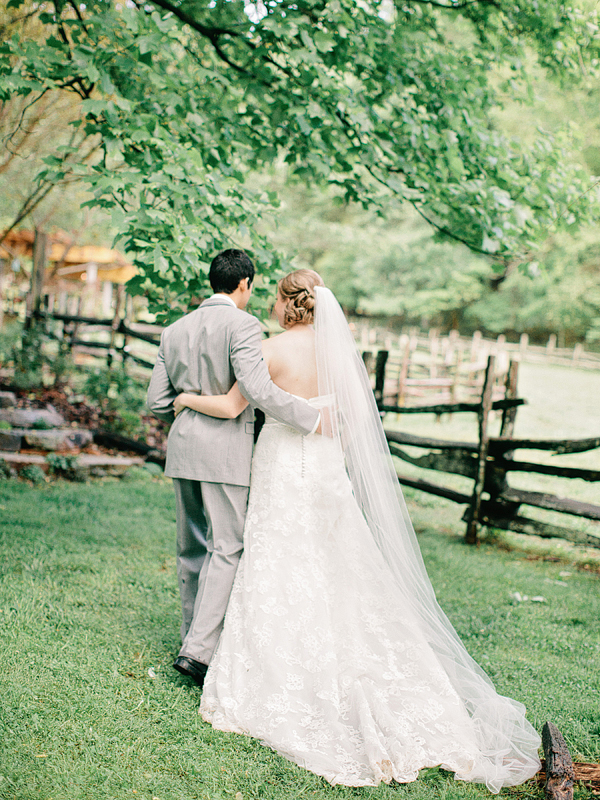 vintage-wedding-at-neverland-farms