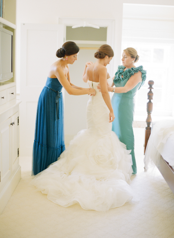 classy-beach-wedding-in-pink-and-gold