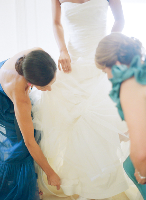 classy-beach-wedding-in-pink-and-gold